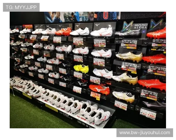 24双装足球鞋批发优惠大促销专业供应多款运动鞋助力球场表现