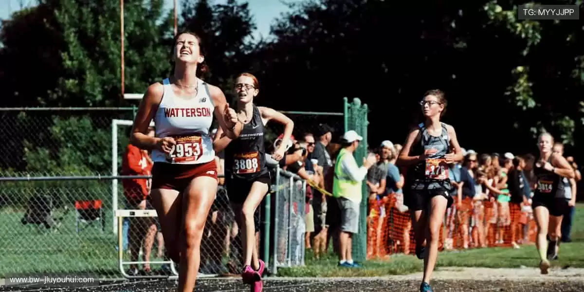 「从球衣到签名纪念品，你的热爱值得专属收藏！🎯点击探索，把偶像带回家！」